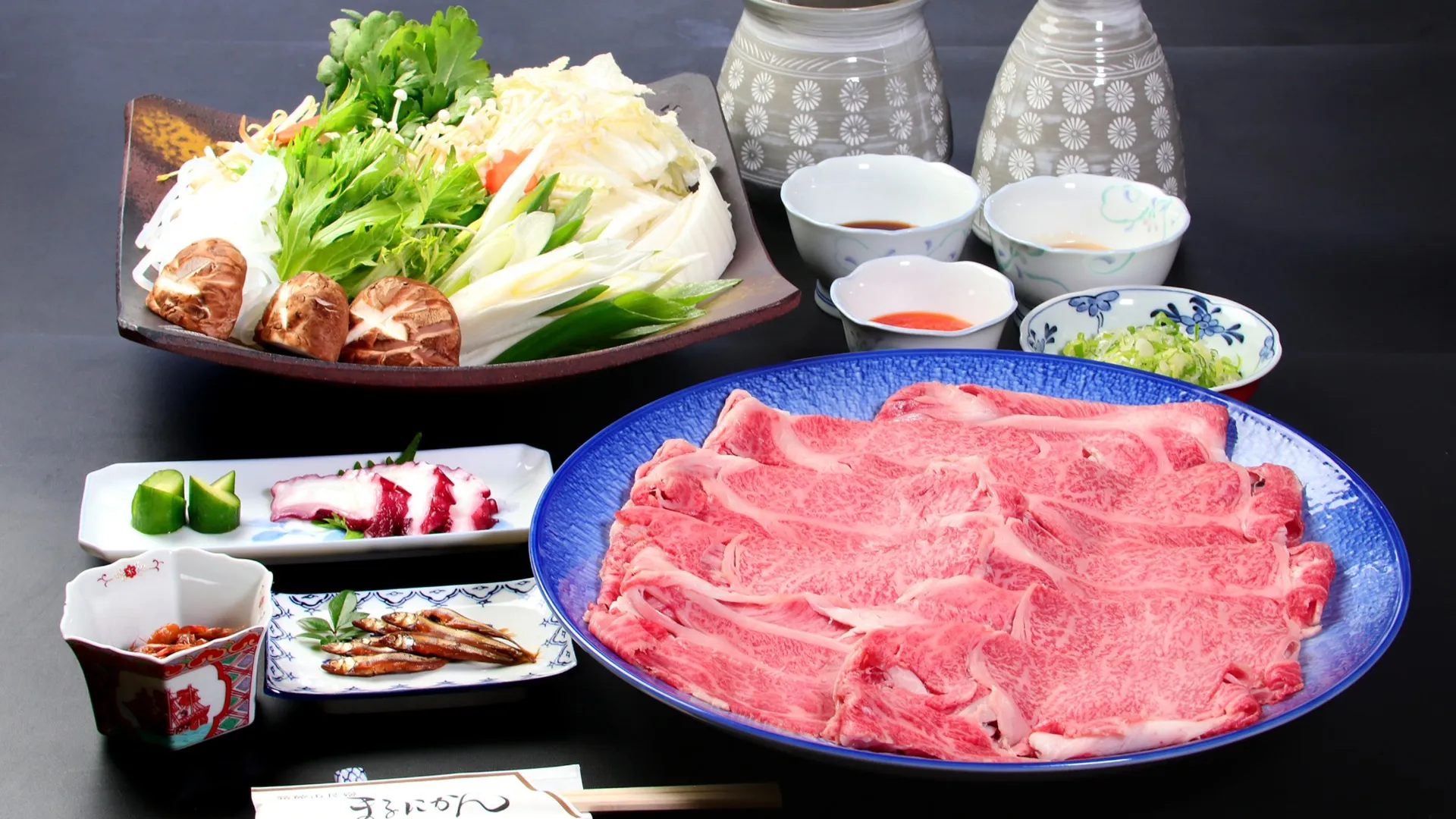 【近江牛しゃぶしゃぶ】自家製の野菜と近江牛をお楽しみください。